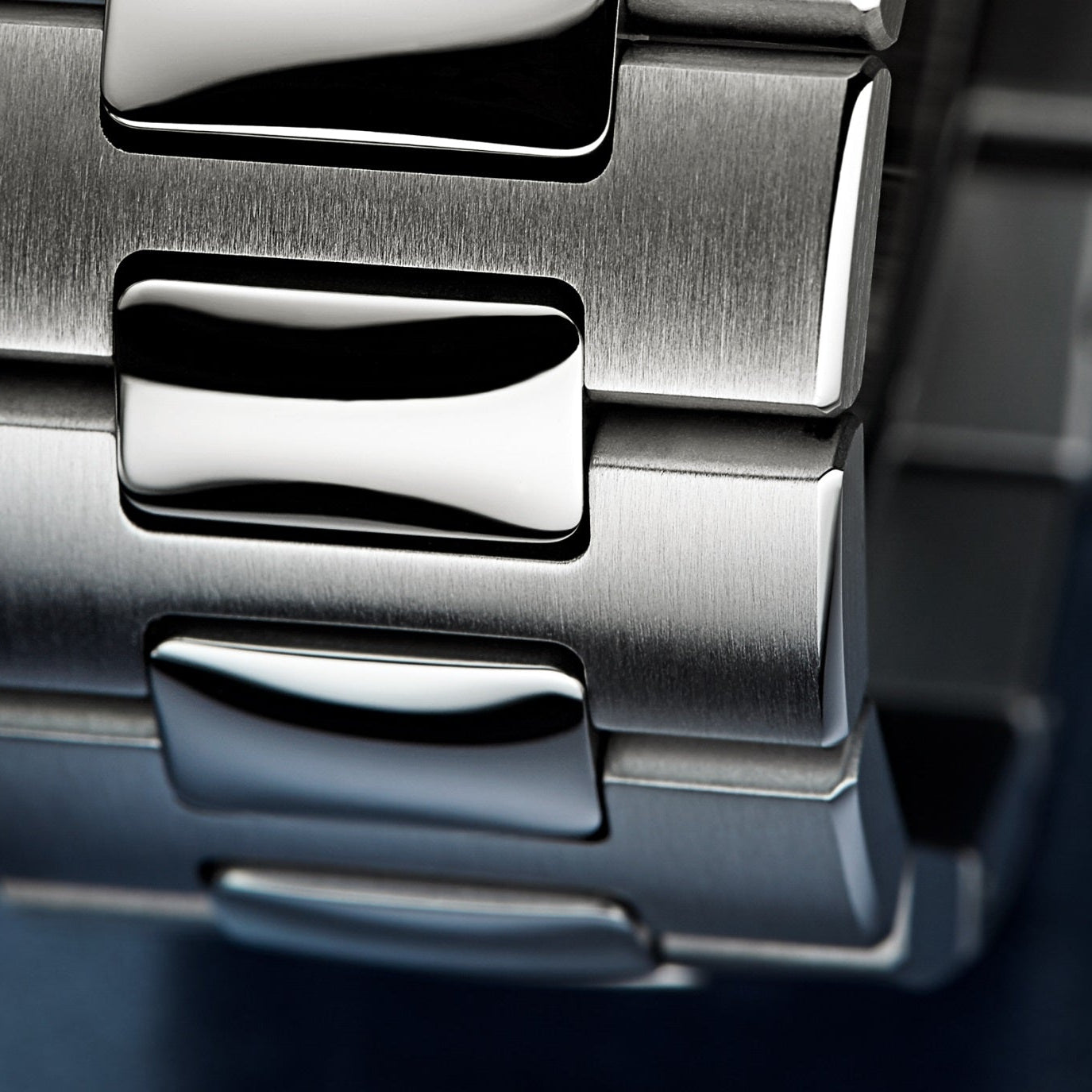 Patek Philippe | Nautilus Annual Calendar, Blue Dial - Free & Fast UAE Shipping