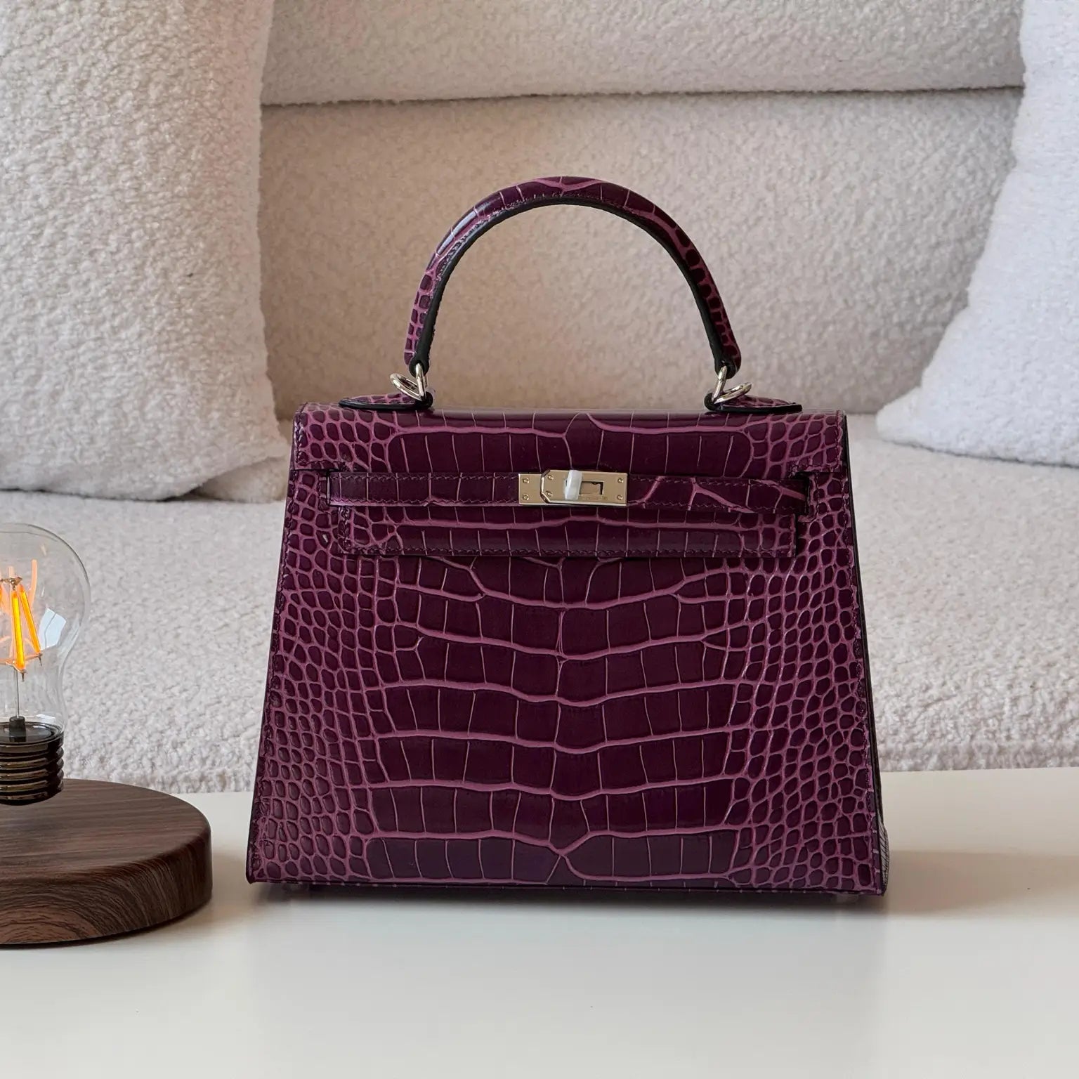 Hermès | Kelly Handbag Crocodile Mahroon - Free & Fast UAE Shipping